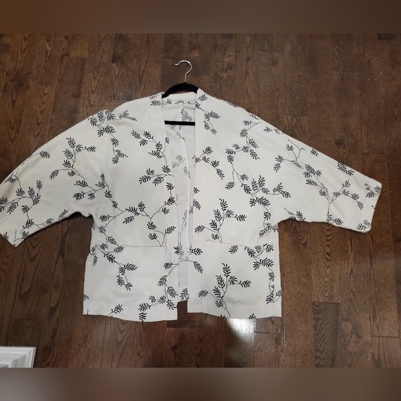 XL Kimono - Picture 2 of 7